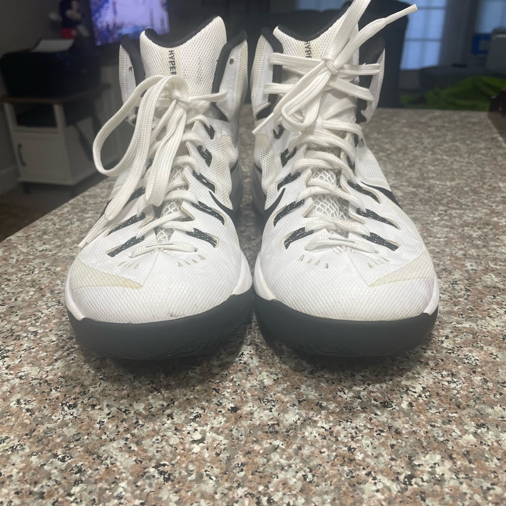Nike Hyperdunk Black and White Sports Shoes